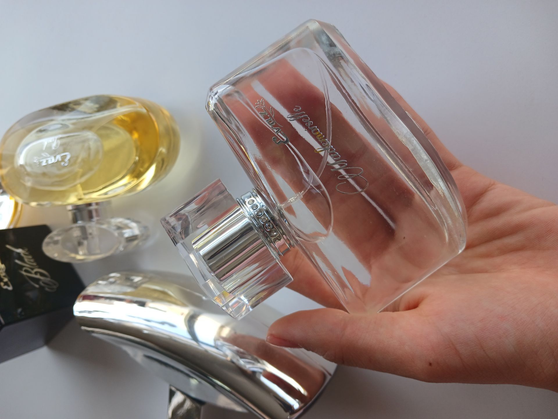 IMG_20260216_215427_533 عطر پینک برند ایواز - Image 1