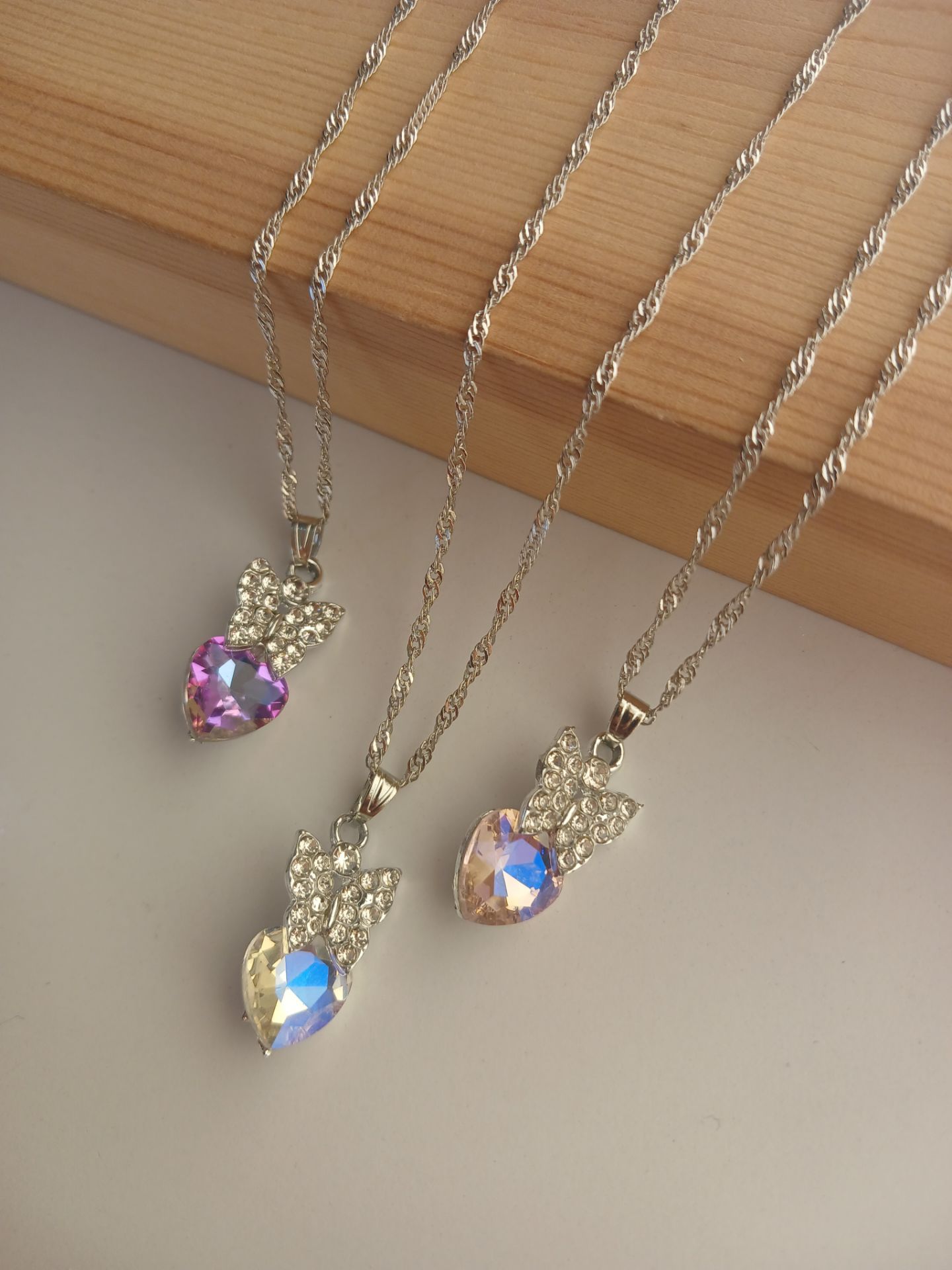 IMG_20260223_165104_632 گردنبند پروانه کریستالی کد دو - Image 1