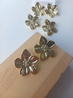 گوشواره دفرمه گل - Image 2